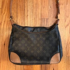 AUTHENTIC LOUIS VUITTON PURSE